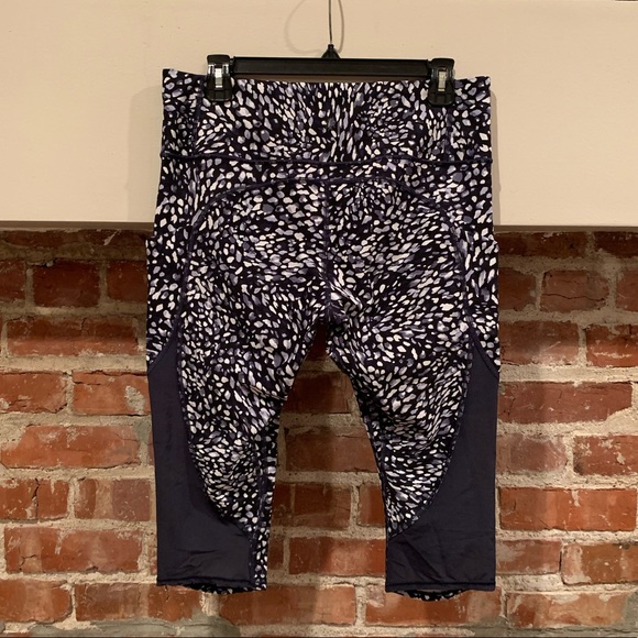 Athleta All In Crop Legging | Womens Large - Picture 7 of 12
